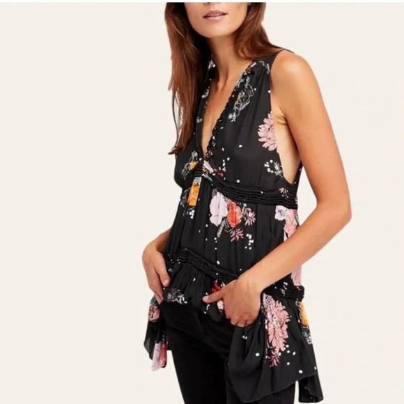 Free People Tops - Free People Haze Floral V-Neck Tiered Tunic Top Size XS
